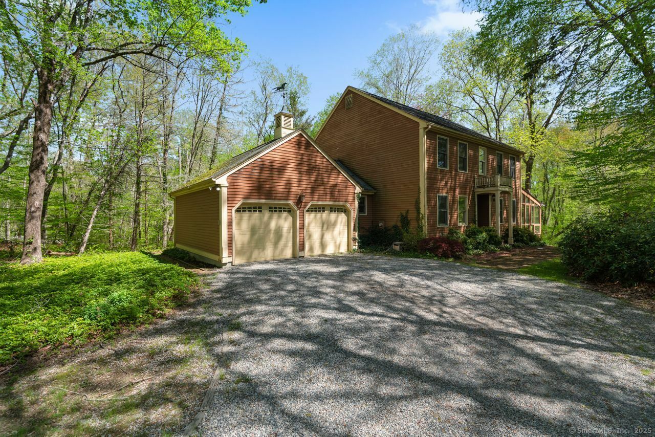 Property Photo: 8 King James Drive CT 06333