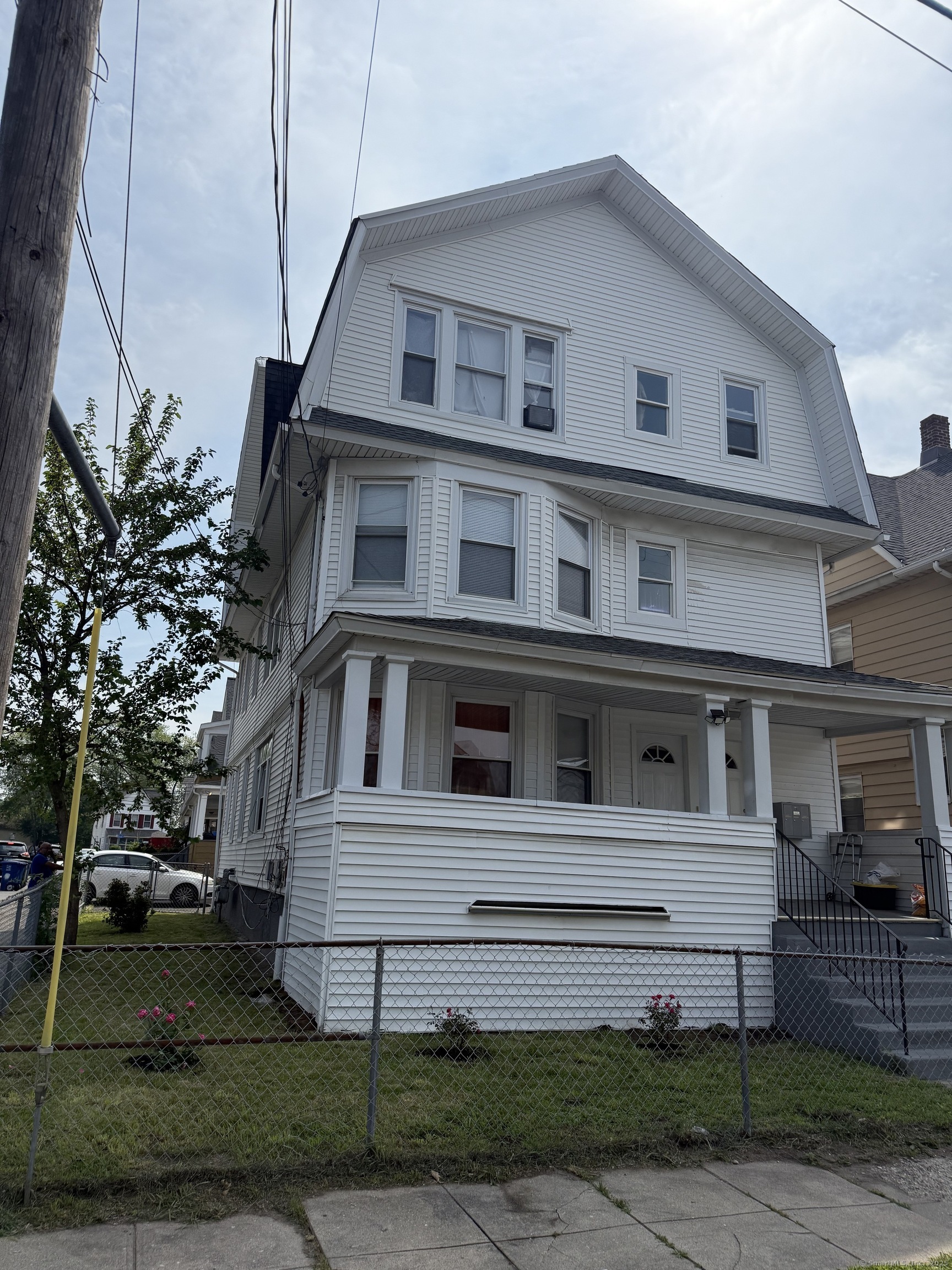 Property Photo:  176 Davenport Street  CT 06607 
