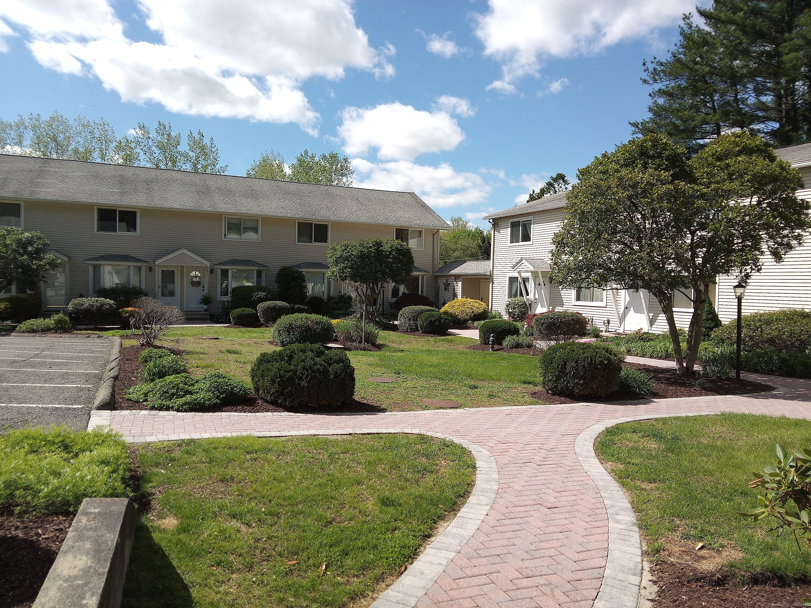 Property Photo: 74 Washington Road Apt 16 CT 06798