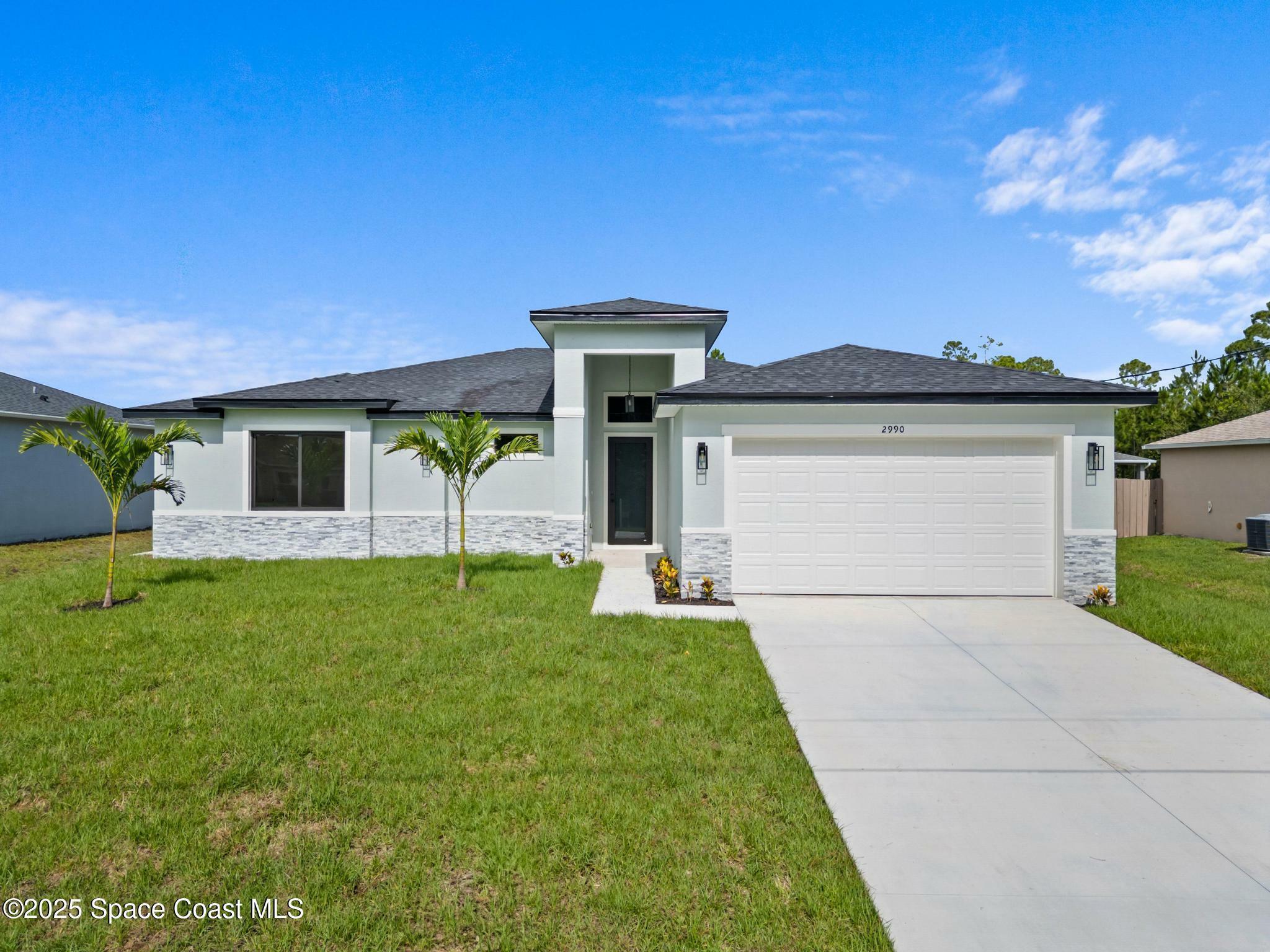 Property Photo: 2990 Hackensack Avenue SE FL 32909