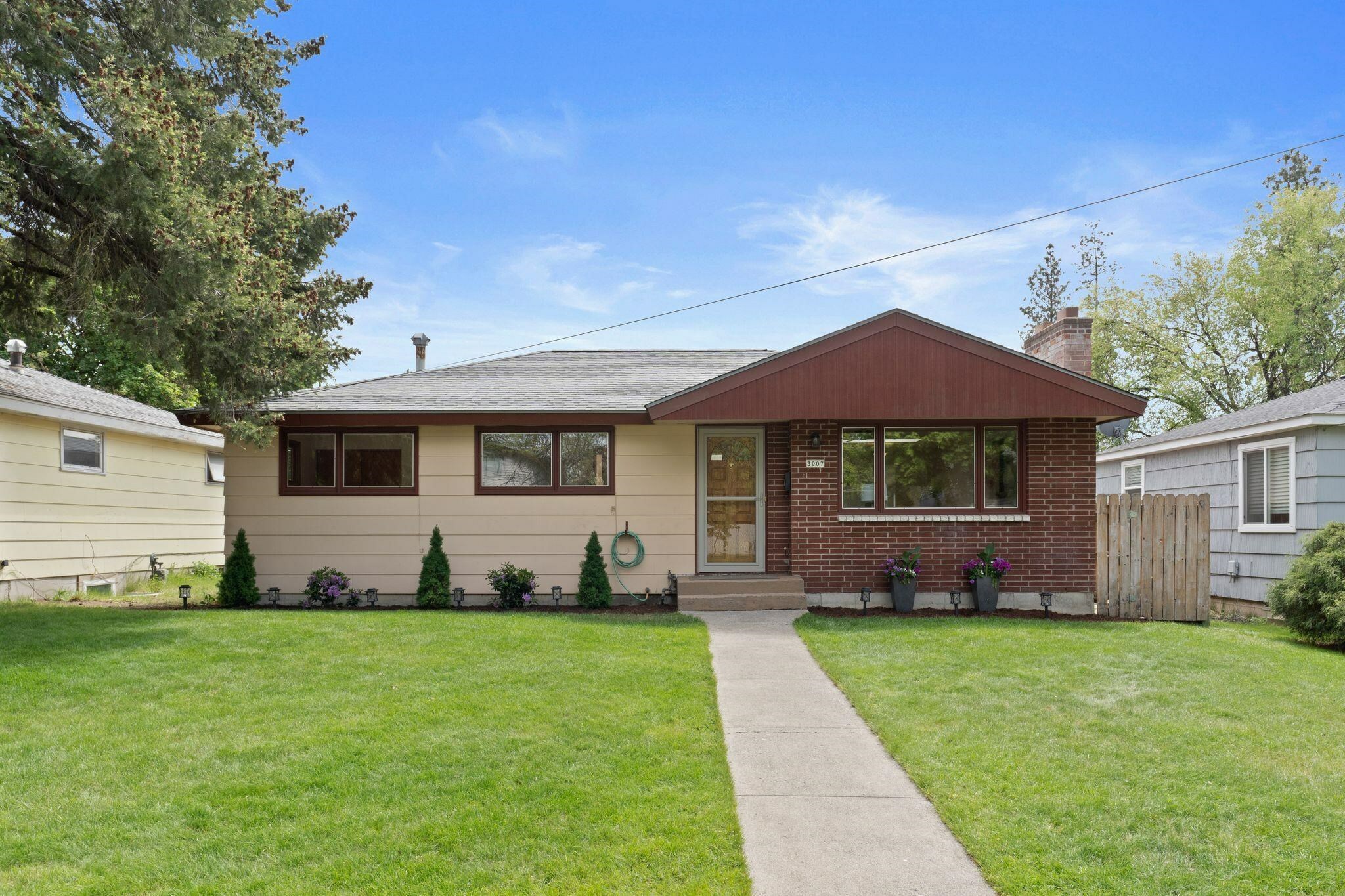 3907 W Queen Avenue Ave  Spokane WA 99205 photo