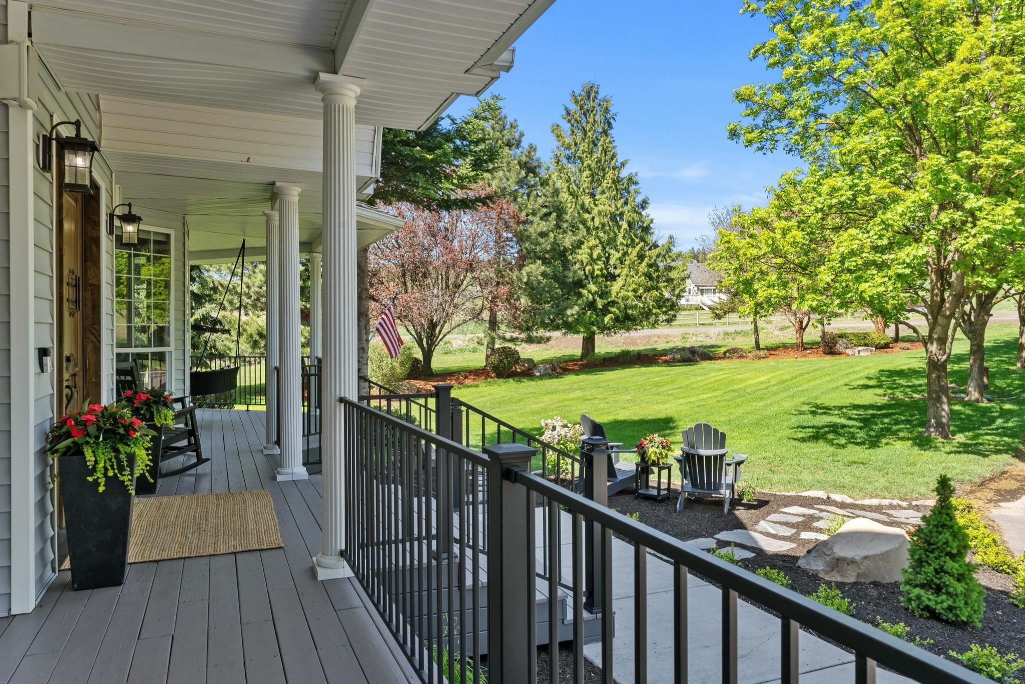 Property Photo: 7406 S Deerview Ln WA 99223