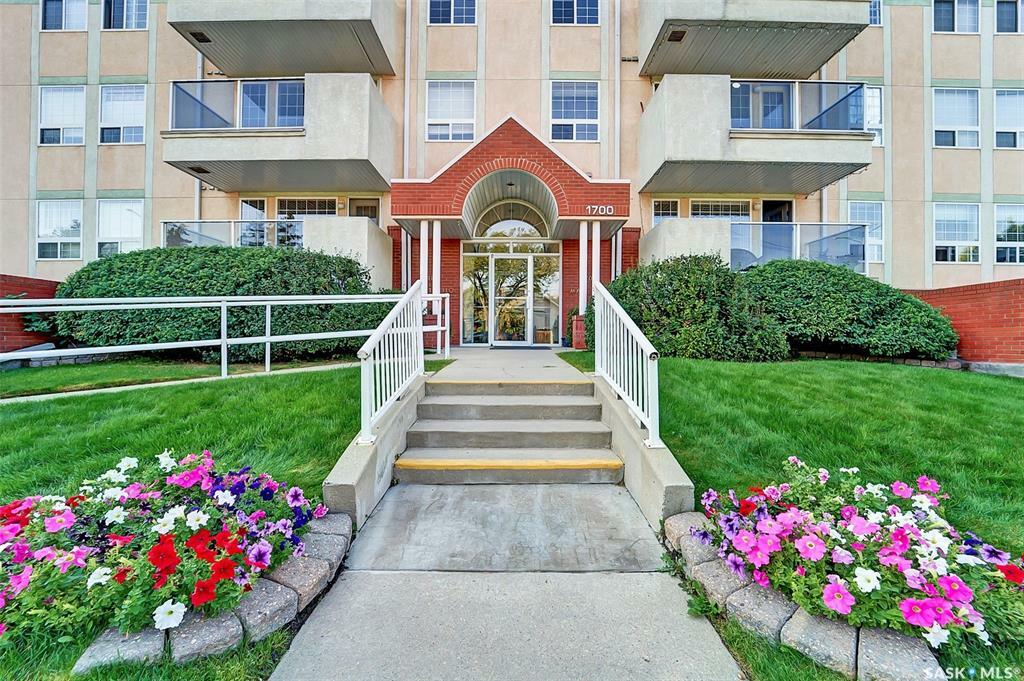 Property Photo: 1700 Main Street 202 SK S7H 5S1