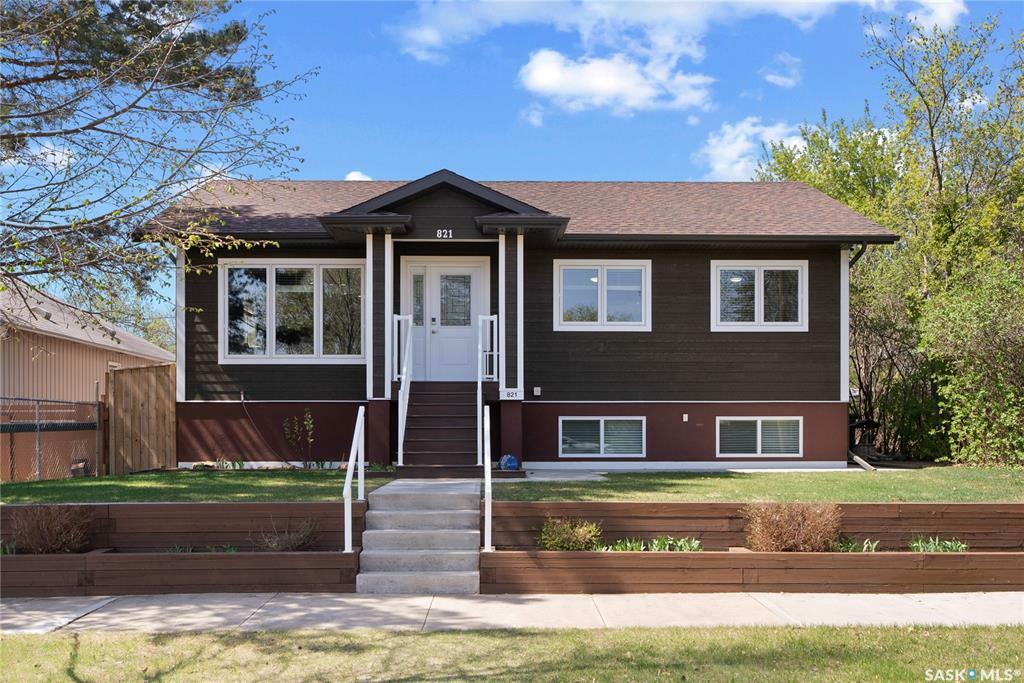 Property Photo:  821 100th Street  SK S9A 0T8 