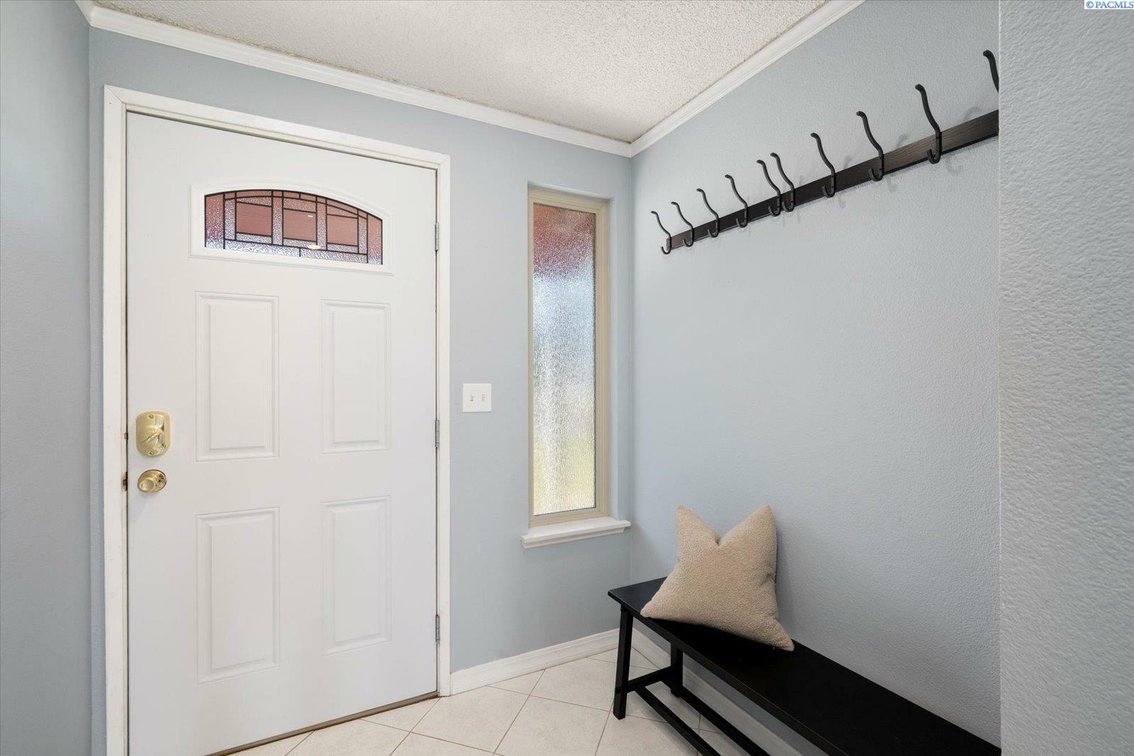 Property Photo:  2714 W John Day Ave  WA 99336 