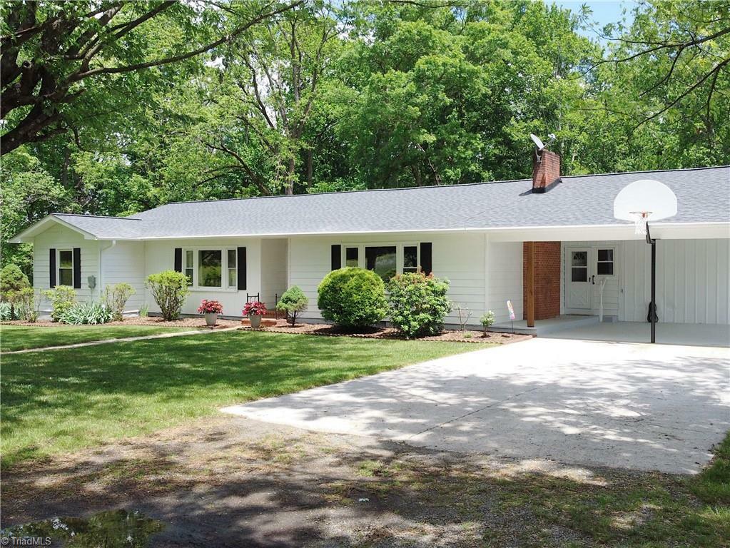 Property Photo: 5911 Greenhorn Road NC 28669