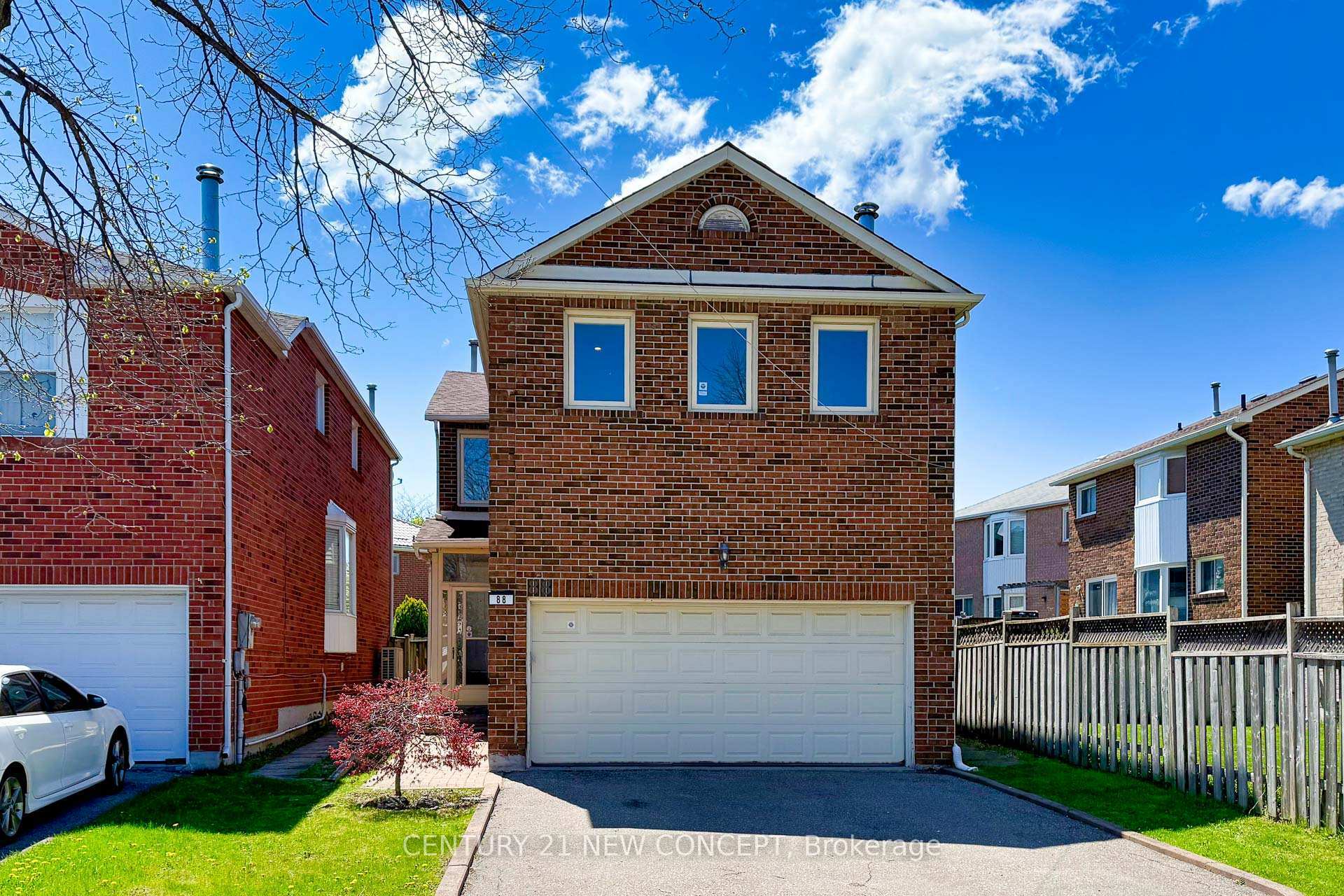 88 Bradbeer Crescent  Vaughan ON L4J 5N1 photo