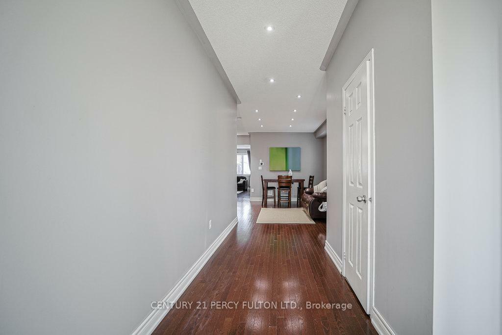 Photo de la propriété: 227 Cabin Trail Crescent ON L4A 0S3