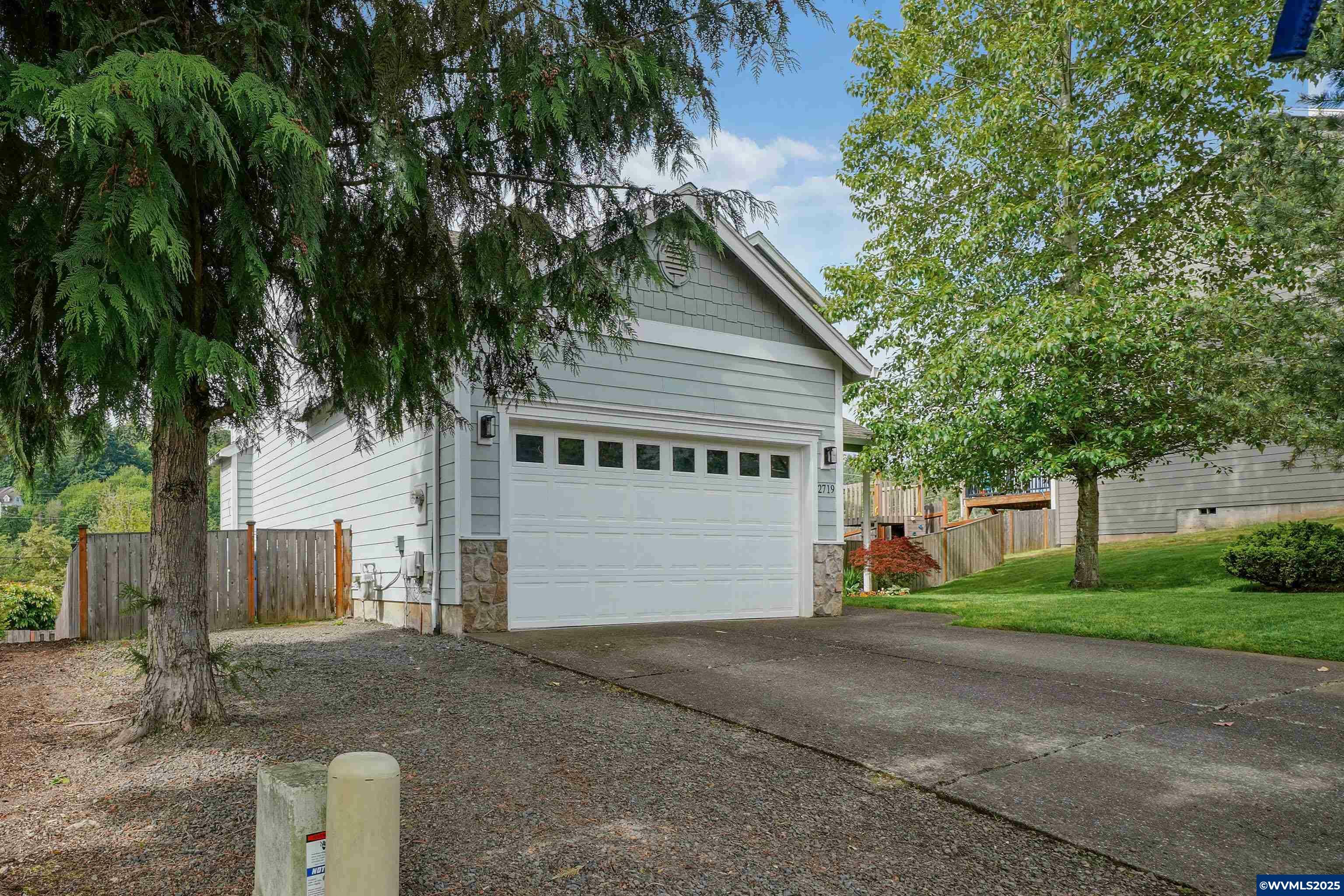 Property Photo: 2719 Cherry Hill Ct NW OR 97304