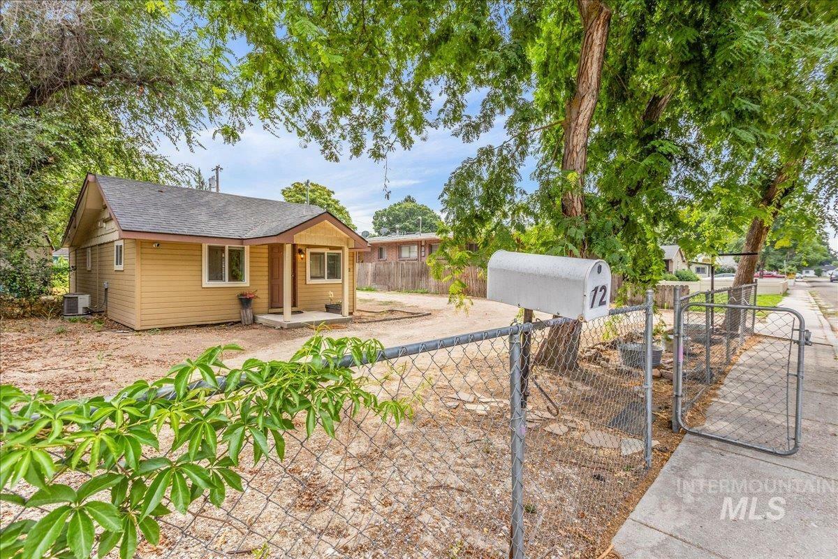 72 N Yale St.  Nampa ID 83651 photo
