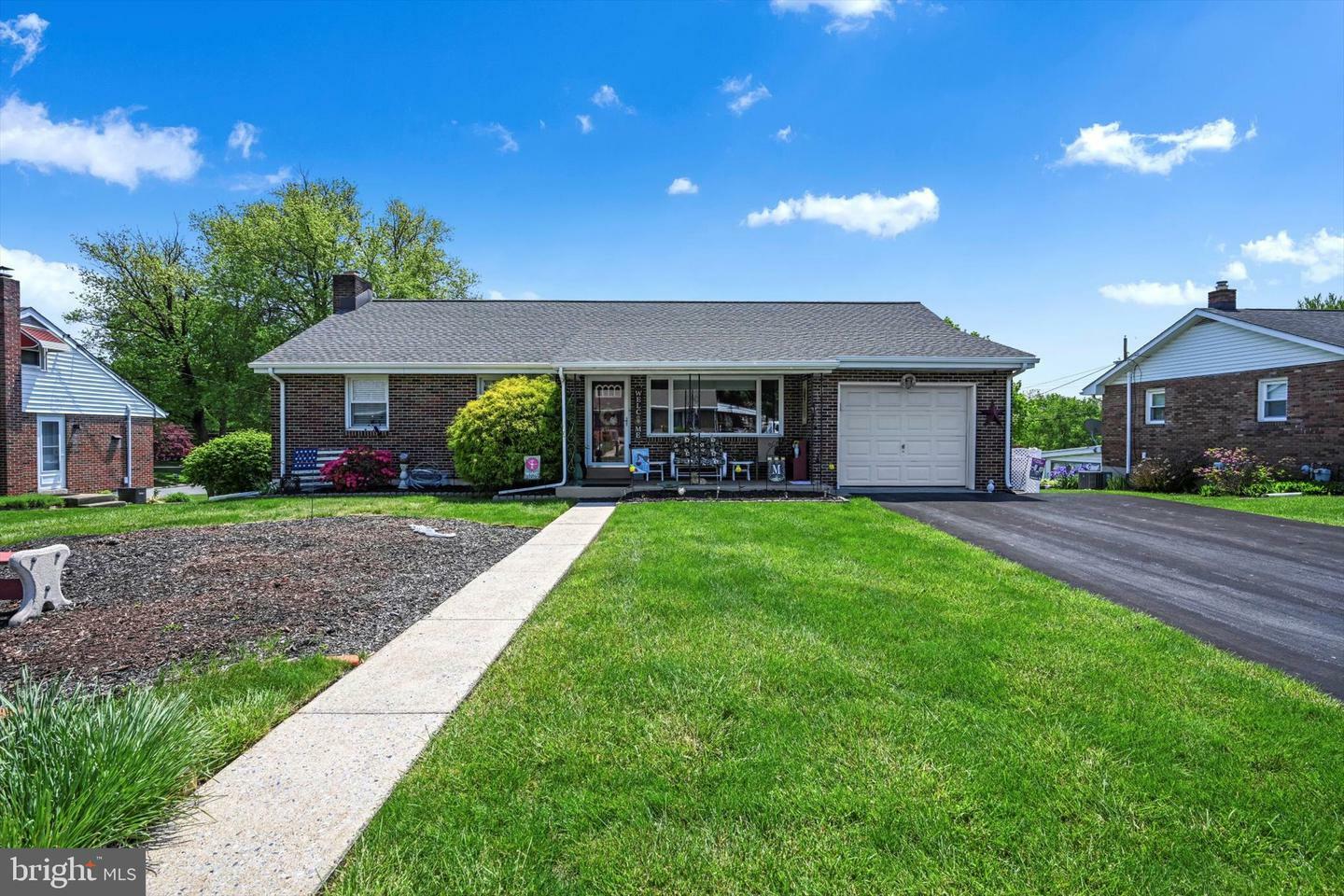 Property Photo: 1012 Laurelee Avenue PA 19605