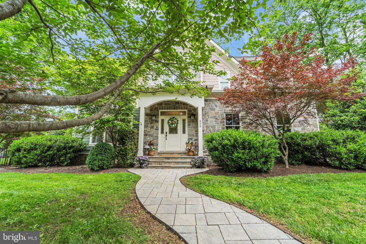 Property Photo: 608 Fulton Avenue VA 22046