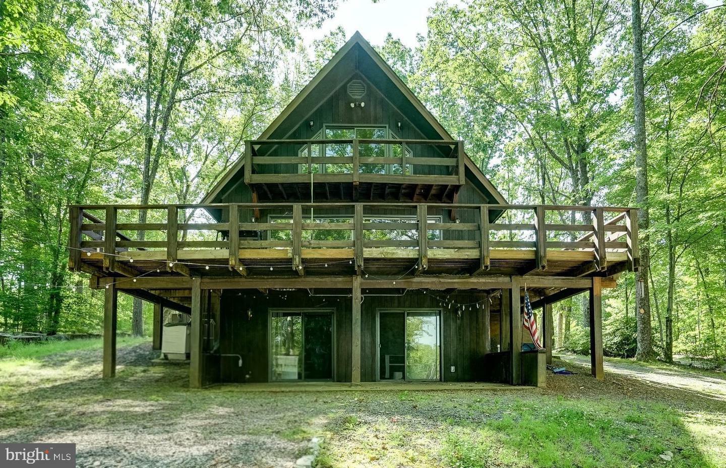Property Photo: 5322 Woodstone Court VA 23093