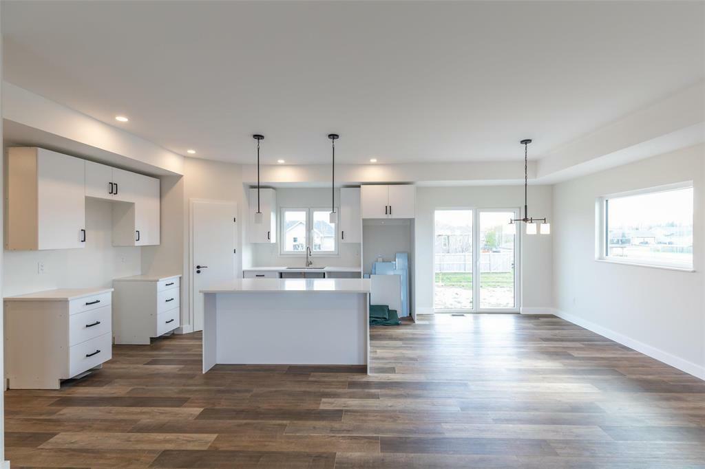 Property Photo: 39 Carrera Cove MB R5G 2Y3