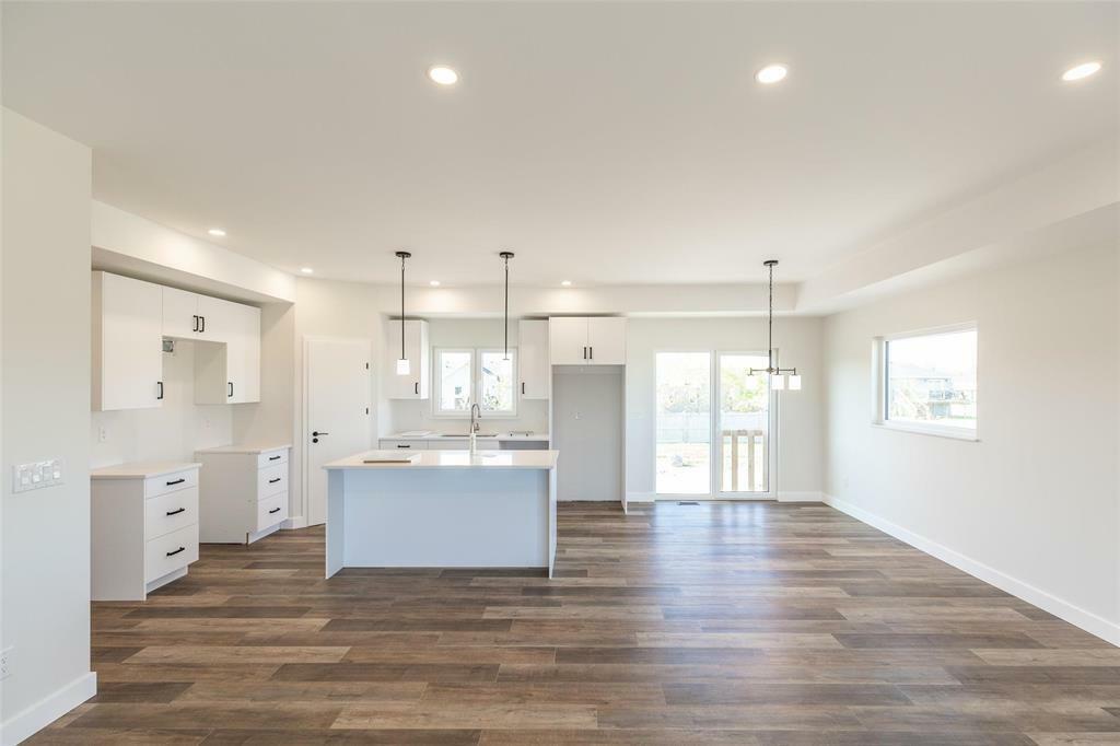 Property Photo: 39 Carrera Cove MB R5G 2Y3