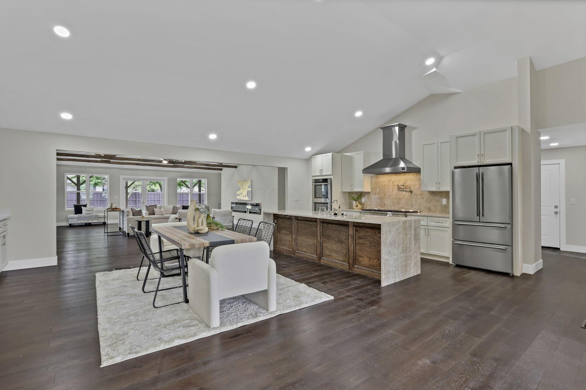 Property Photo: 2727 Westmont Boulevard OH 43221