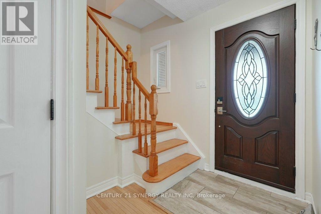 Photo de la propriété: 2522 Needham Crescent ON K1V 6K2