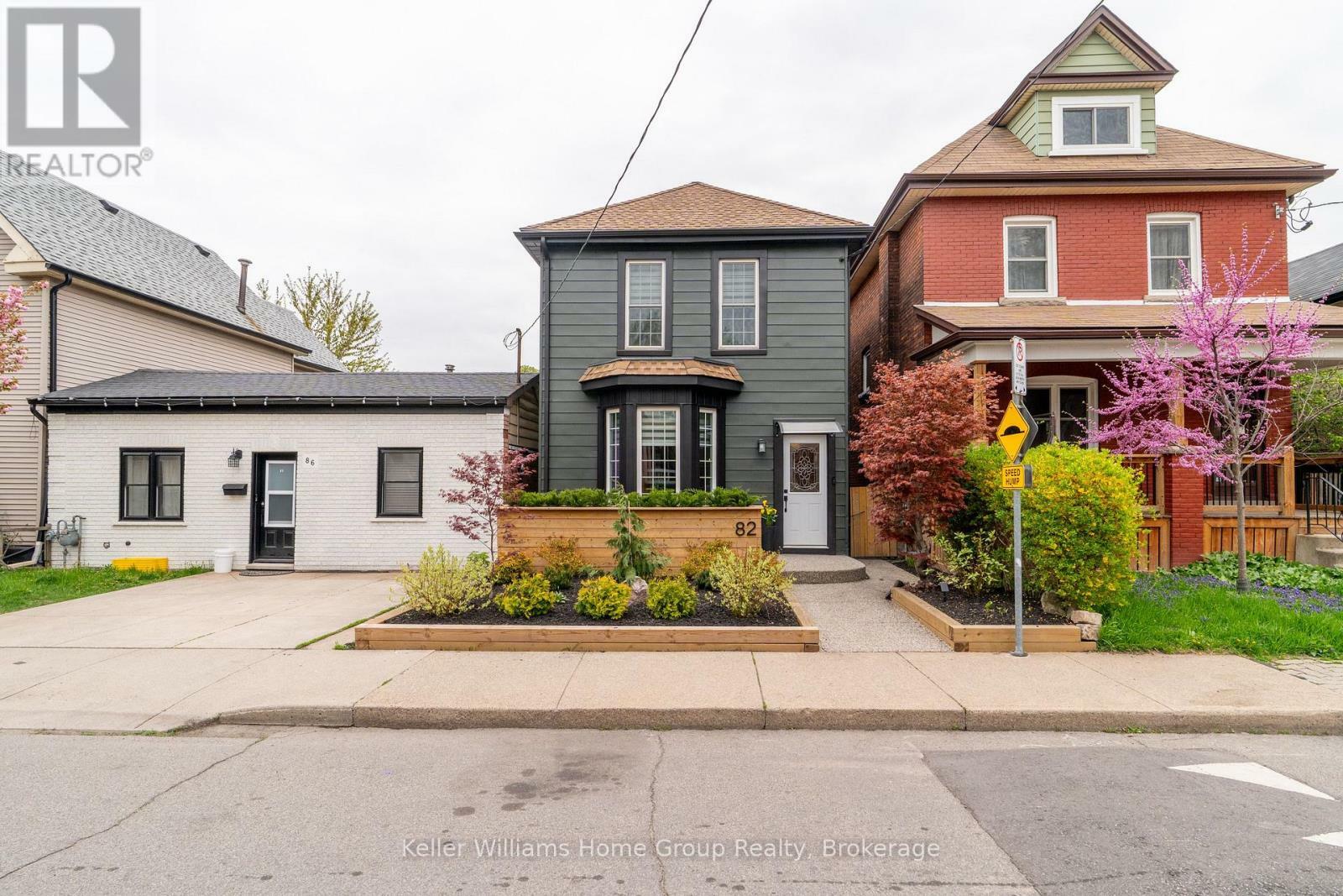 Property Photo: 82 Oak Avenue ON L8L 5M8