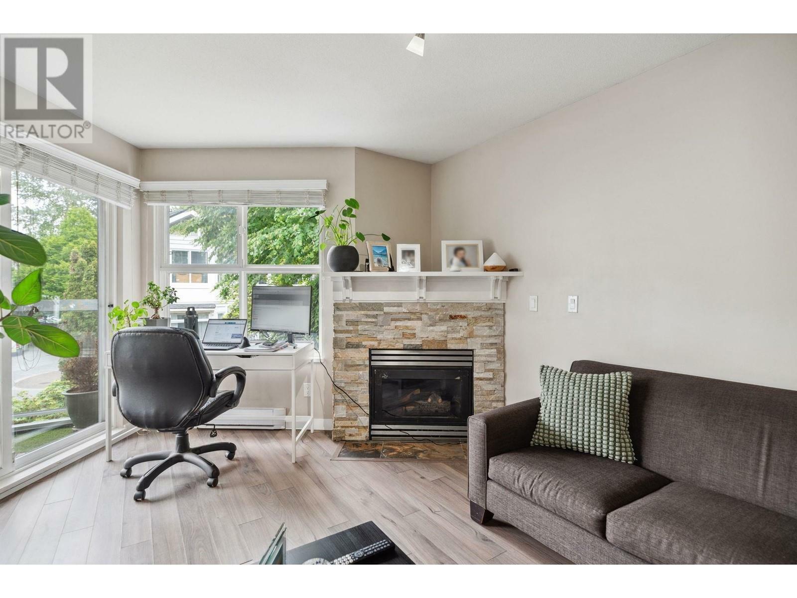 Photo de la propriété: 3038 East Kent Avenue 203 BC V5S 4V8