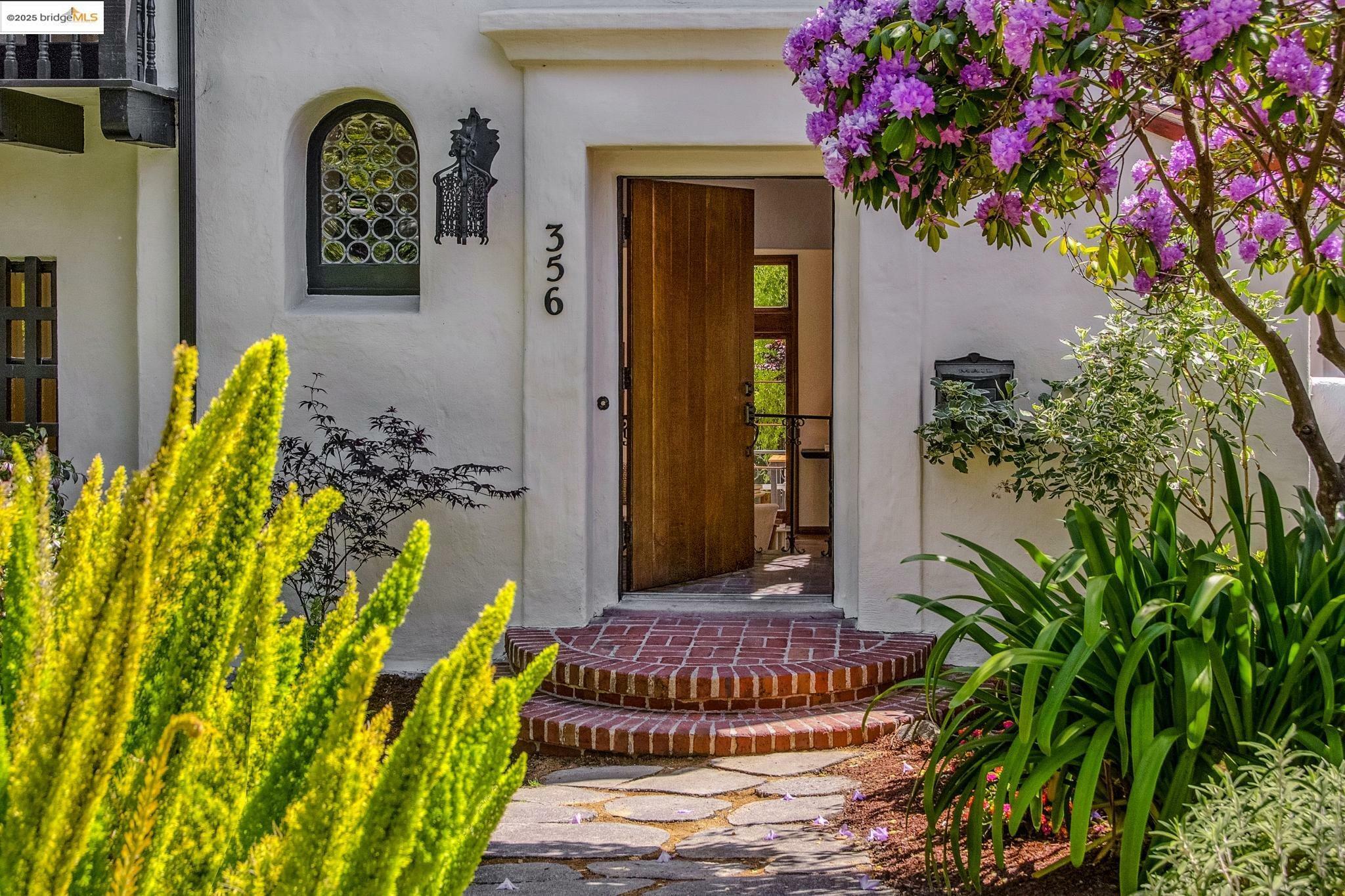 Property Photo:  356 Mountain Avenue  CA 94611 