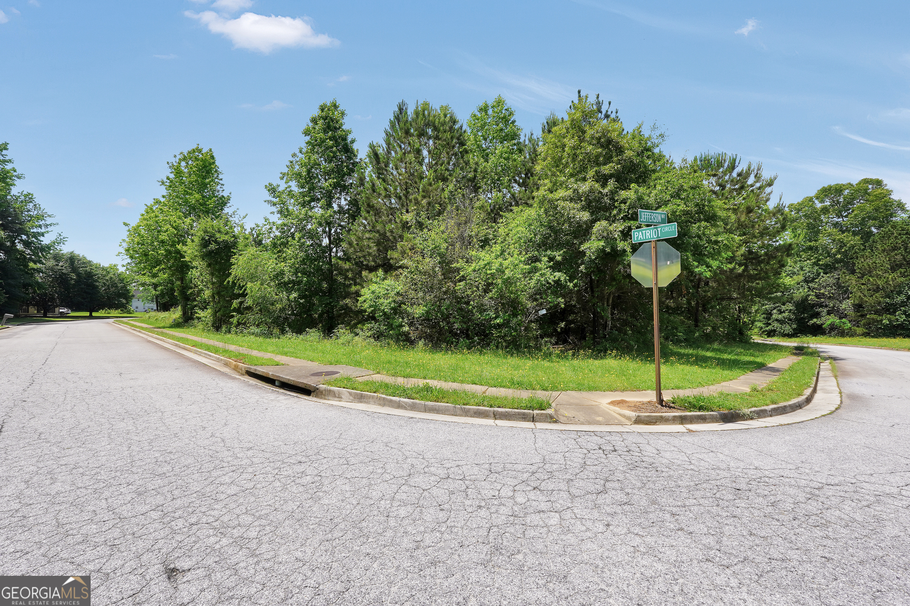 Property Photo: 2001 Jefferson Way GA 30252