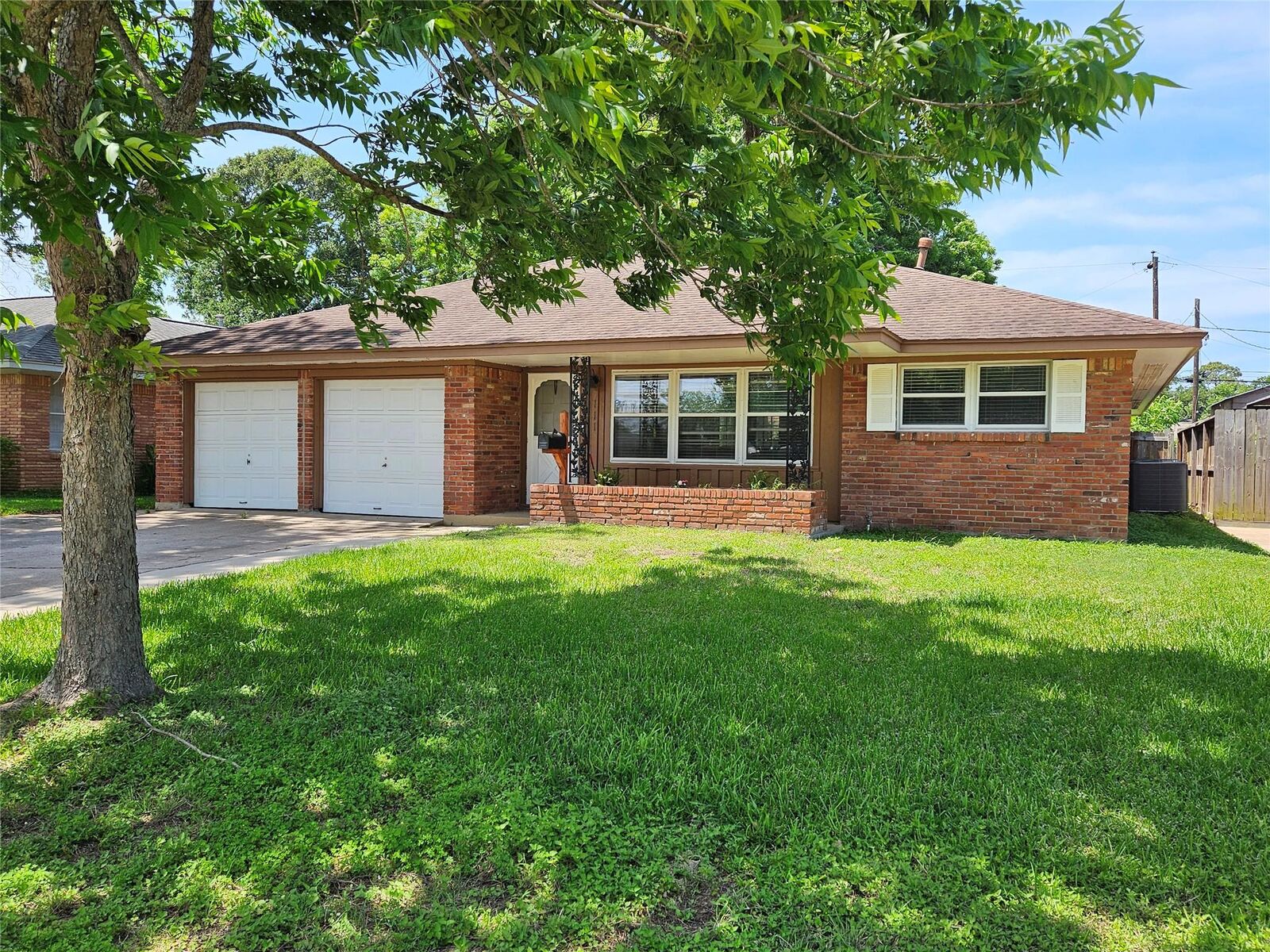 Property Photo: 111 Carnation Street TX 77566