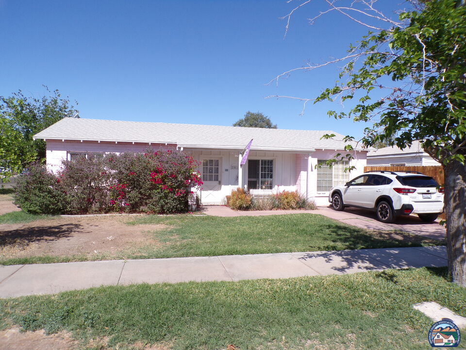 Property Photo: 201 N G St CA 92251