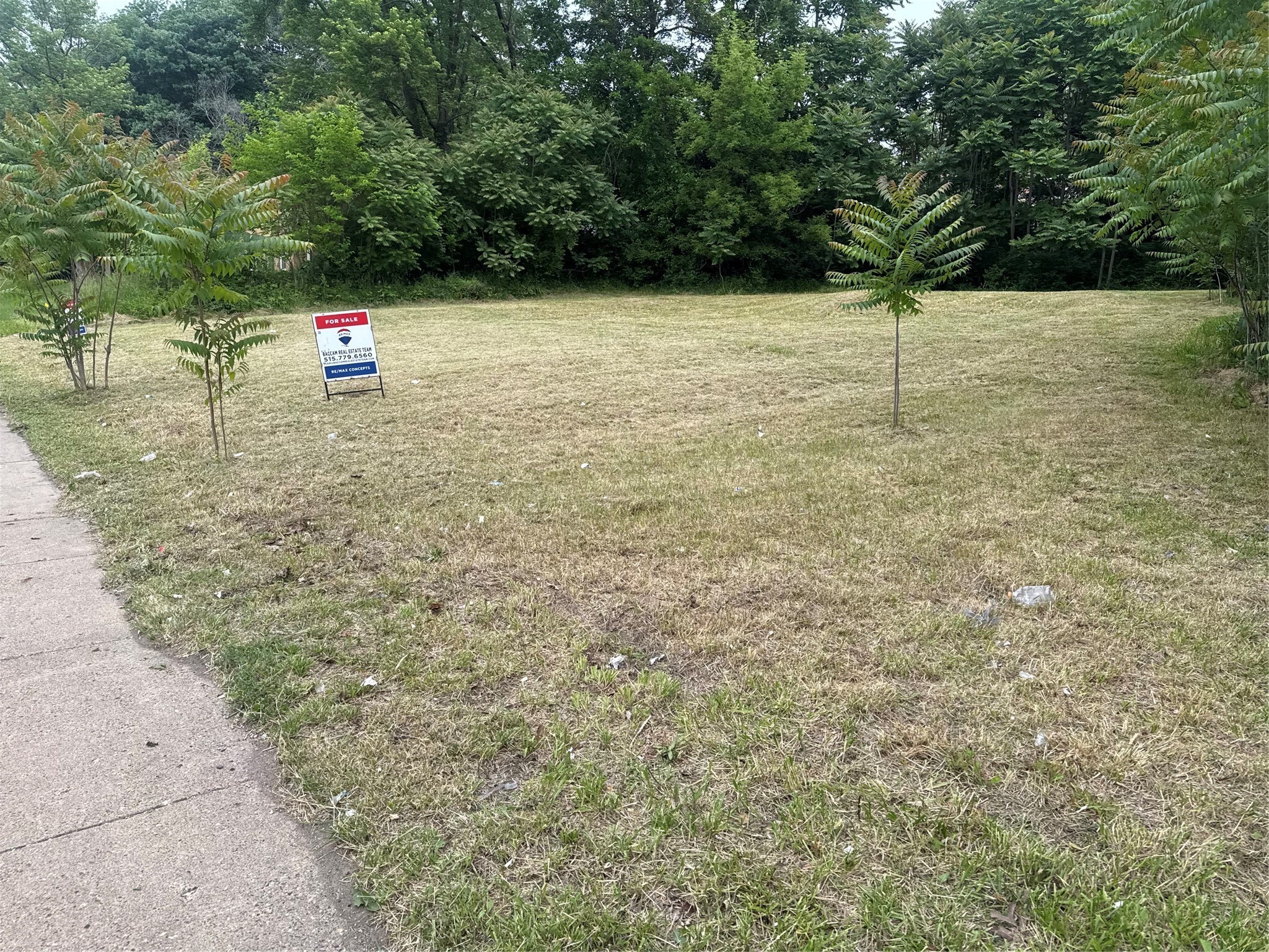 Property Photo: 2415 Hickman Road IA 50310