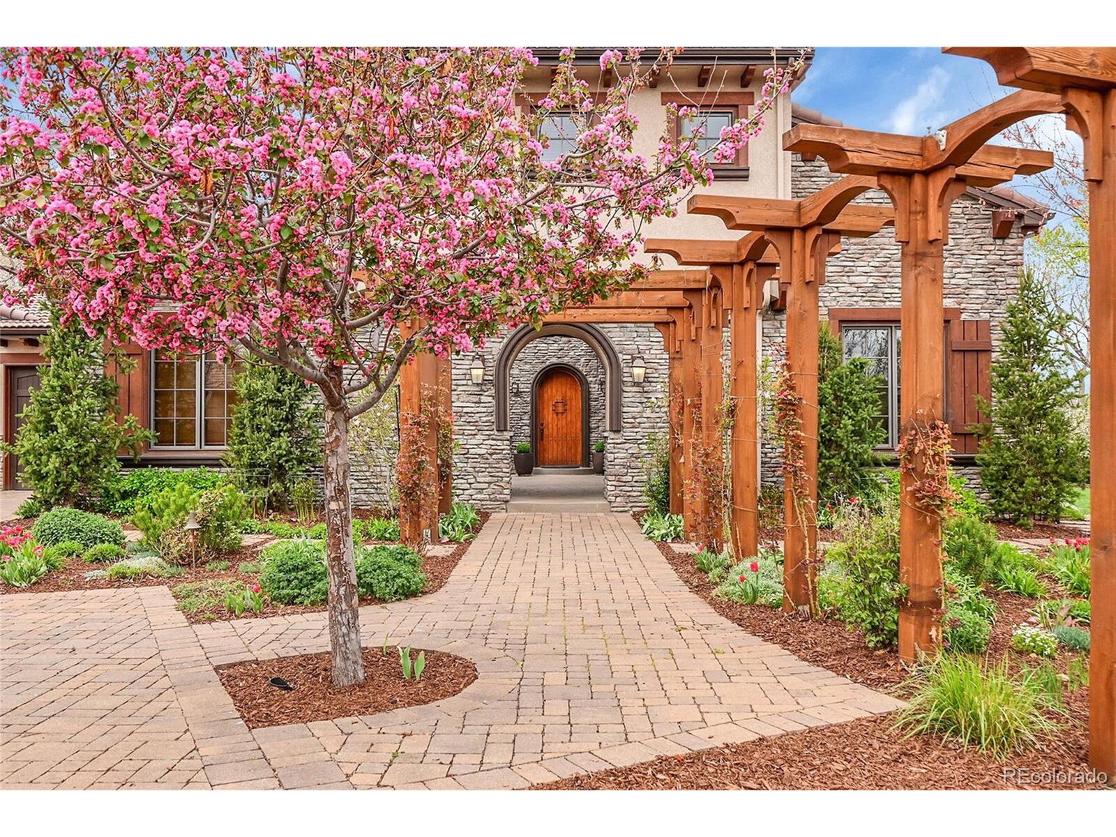 Property Photo:  1423 E Fair Pl  CO 80121 