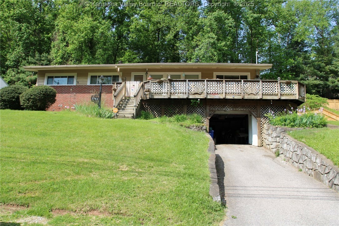 1741 Huber Road  Charleston WV 25314 photo