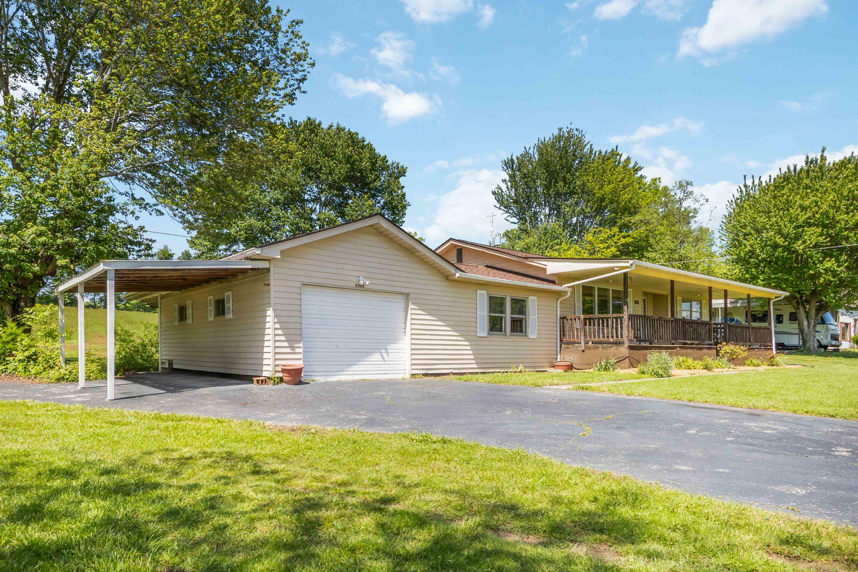 Property Photo: 6362 East Laurel Road KY 40741