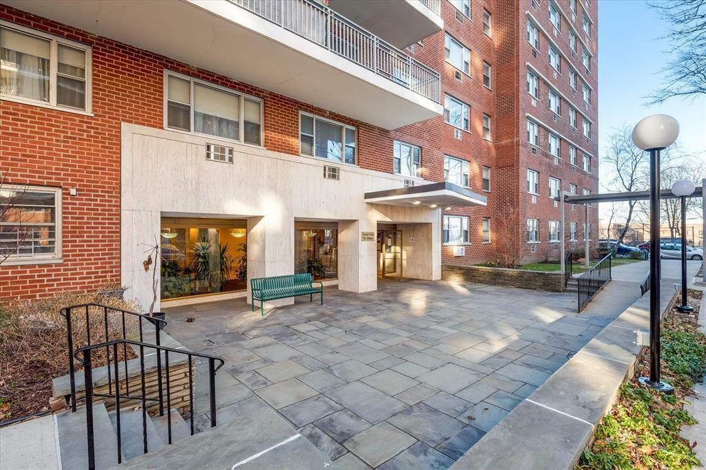 Property Photo: 52-30 39th Drive 9S NY 11377