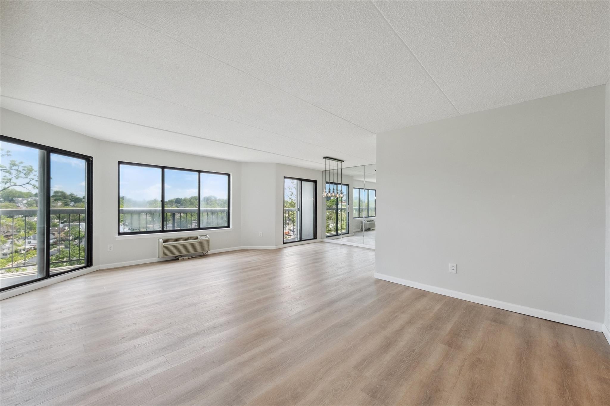 Property Photo:  400 High Point Drive 313  NY 10530 