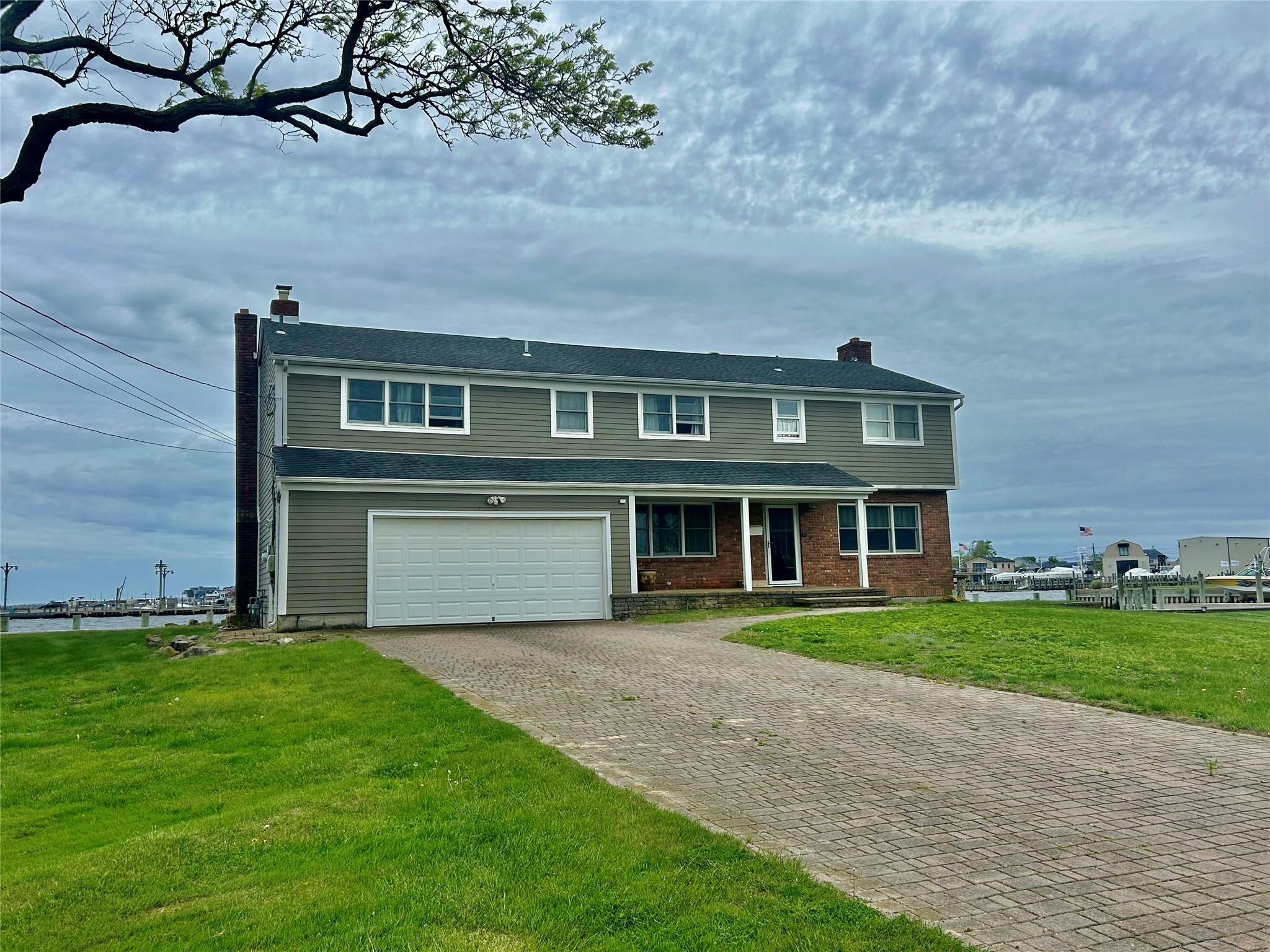 160 Sequams Lane W  West Islip NY 11795 photo