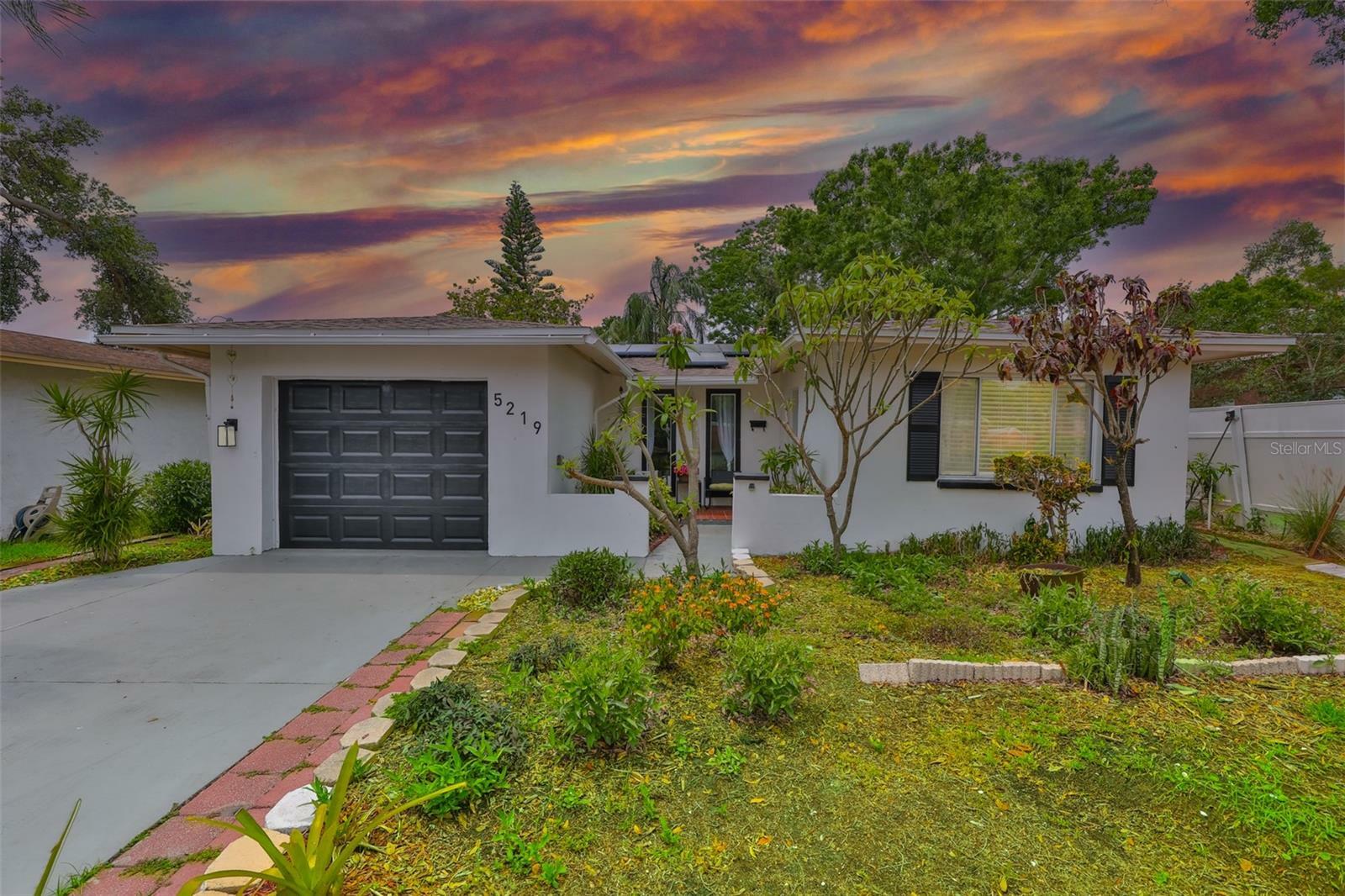 Property Photo: 5219 4th Street S FL 33705
