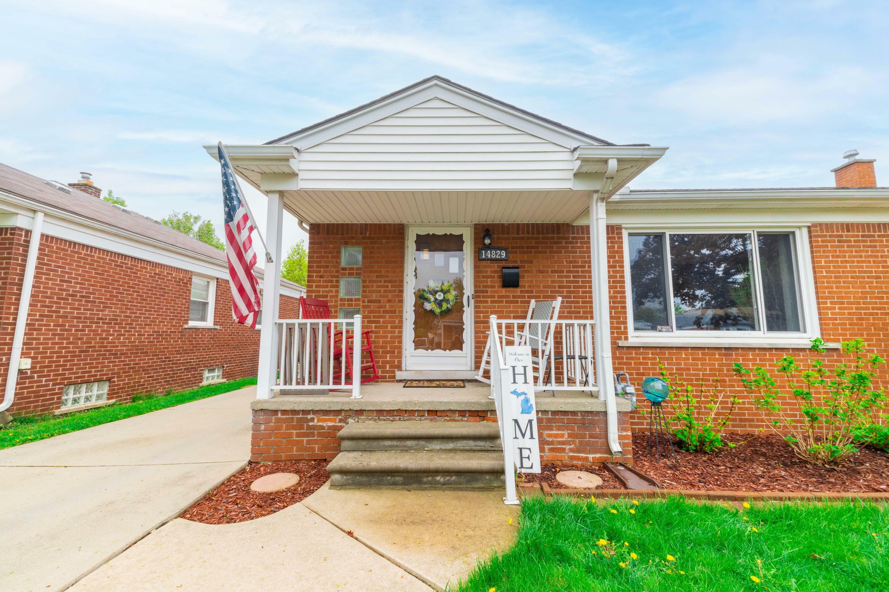 Property Photo: 14829 Arlington Avenue MI 48101