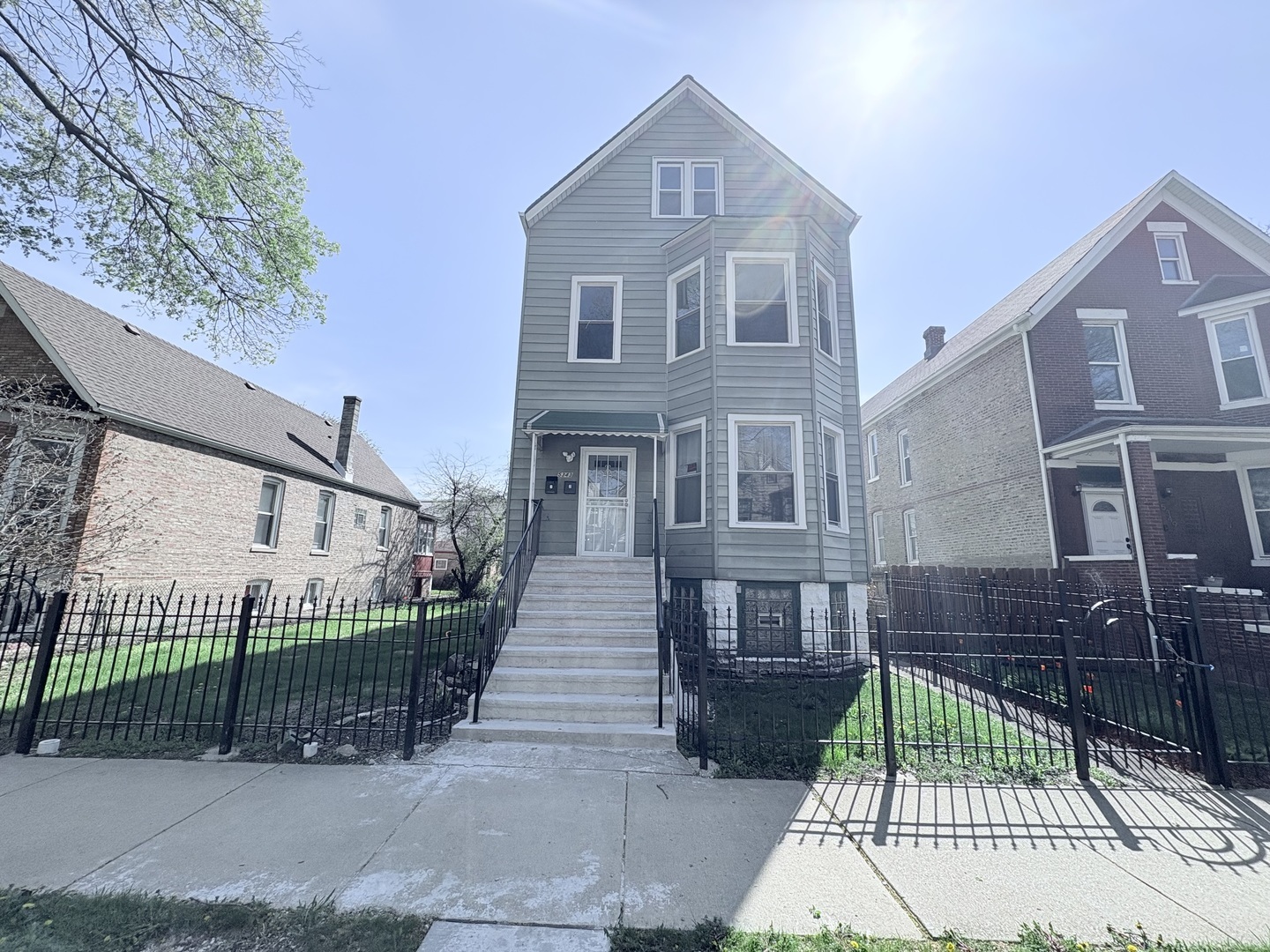 Property Photo: 5343 S Carpenter Street 2 IL 60609