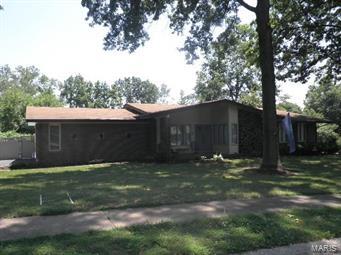 Property Photo:  1140 Chatelet Drive  MO 63135 