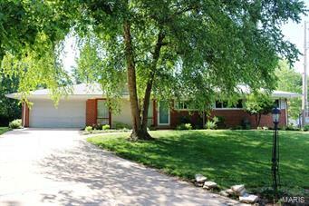 8811 Hemingway  St Louis MO 63126 photo