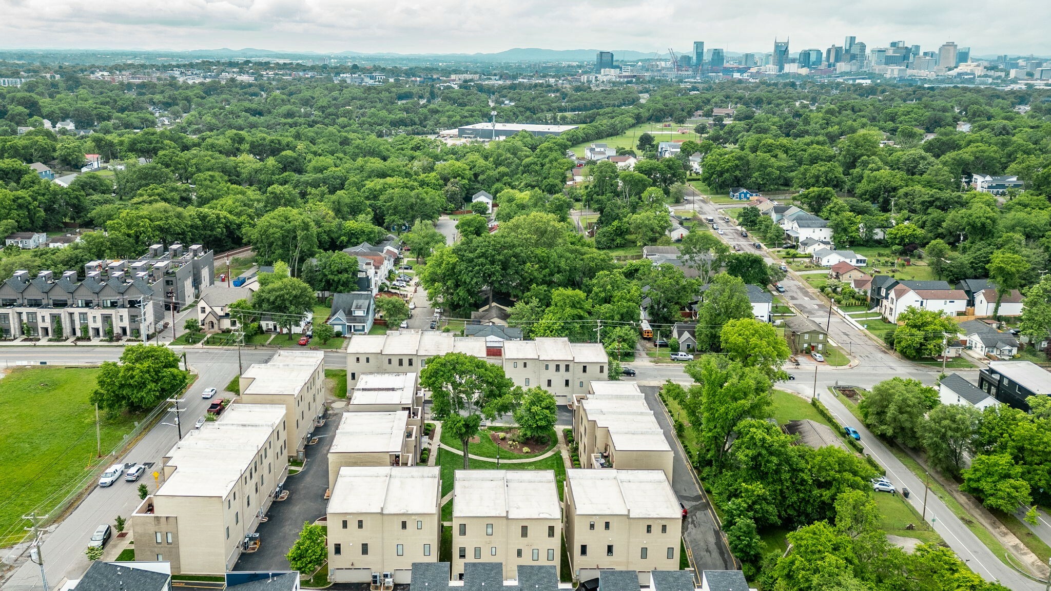 Property Photo: 719 Douglas Ave 7 TN 37207