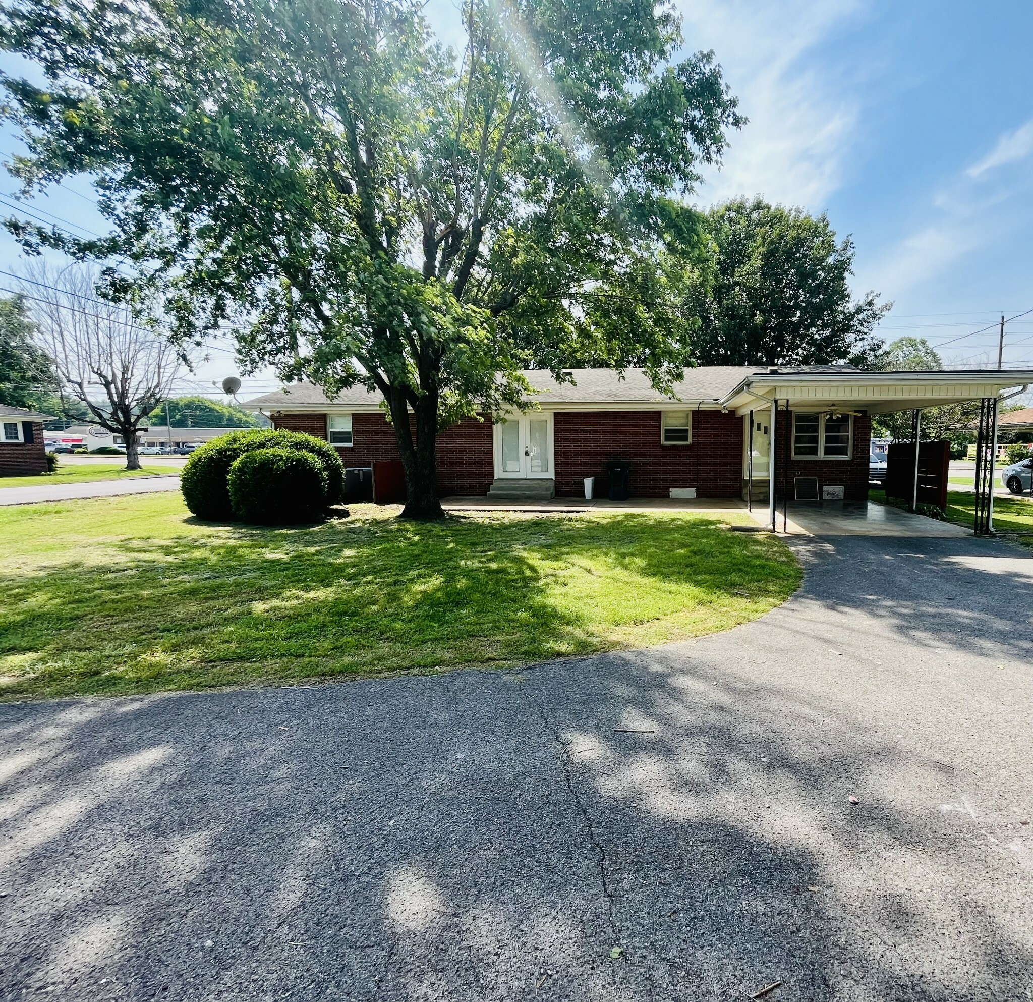 Property Photo: 999 Mill St TN 38478