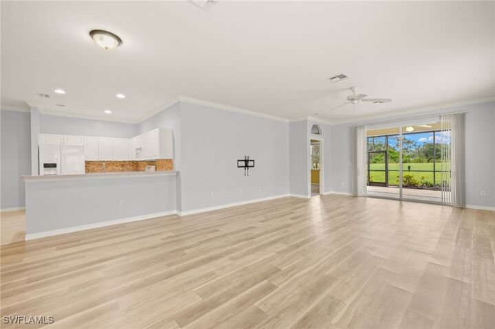Property Photo: 2305 Carnaby Court FL 33973