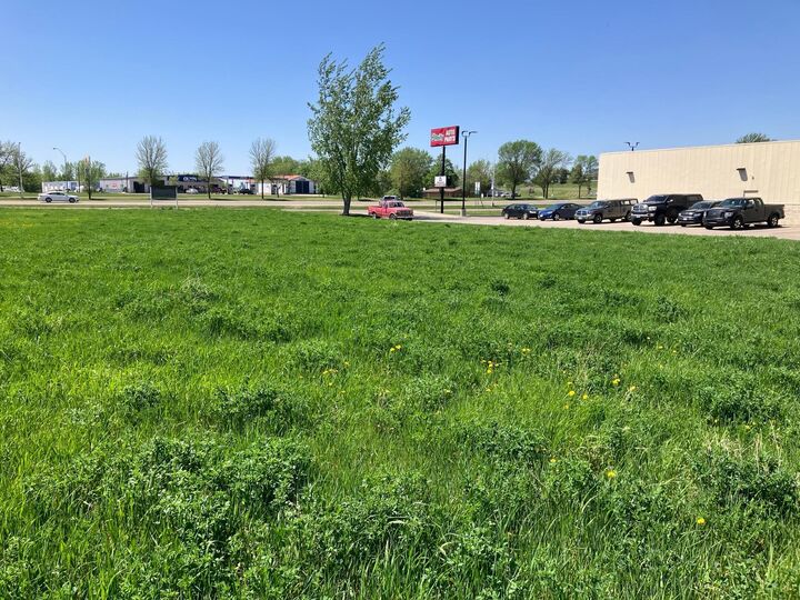 Property Photo:  1400 W Lincoln Avenue  MN 56537 