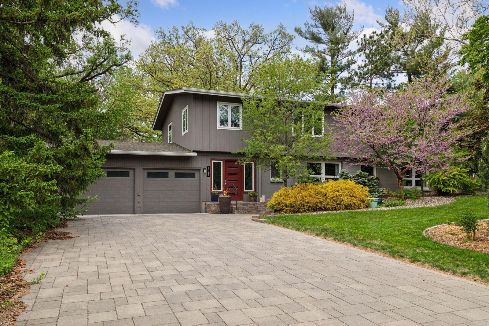 Property Photo:  154 Woodland Drive  MN 55337 