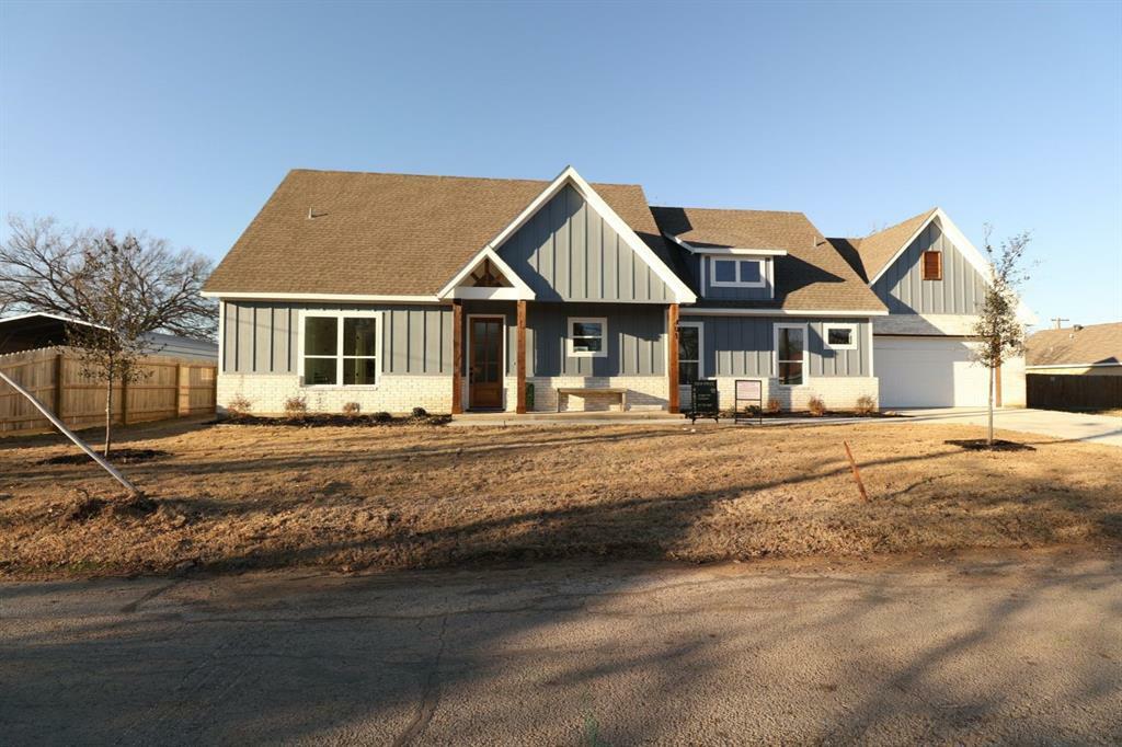 Property Photo: 401 Peacock Street TX 76031