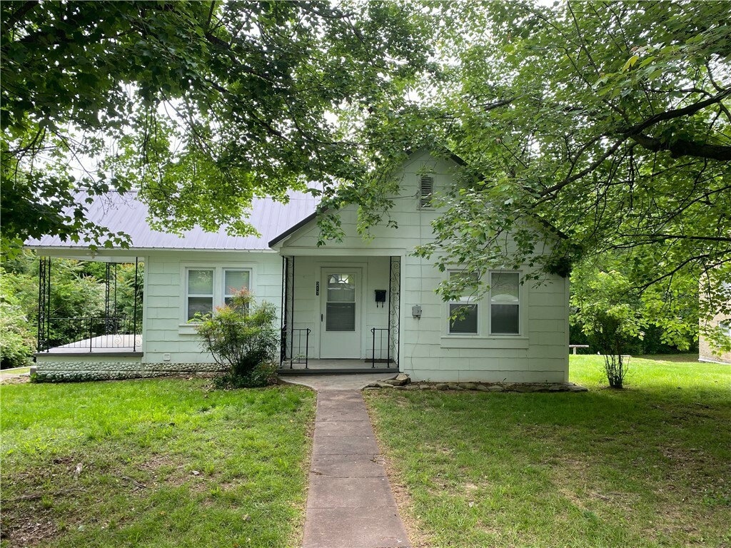 217 S Spruce Street  Harrison AR 72601 photo
