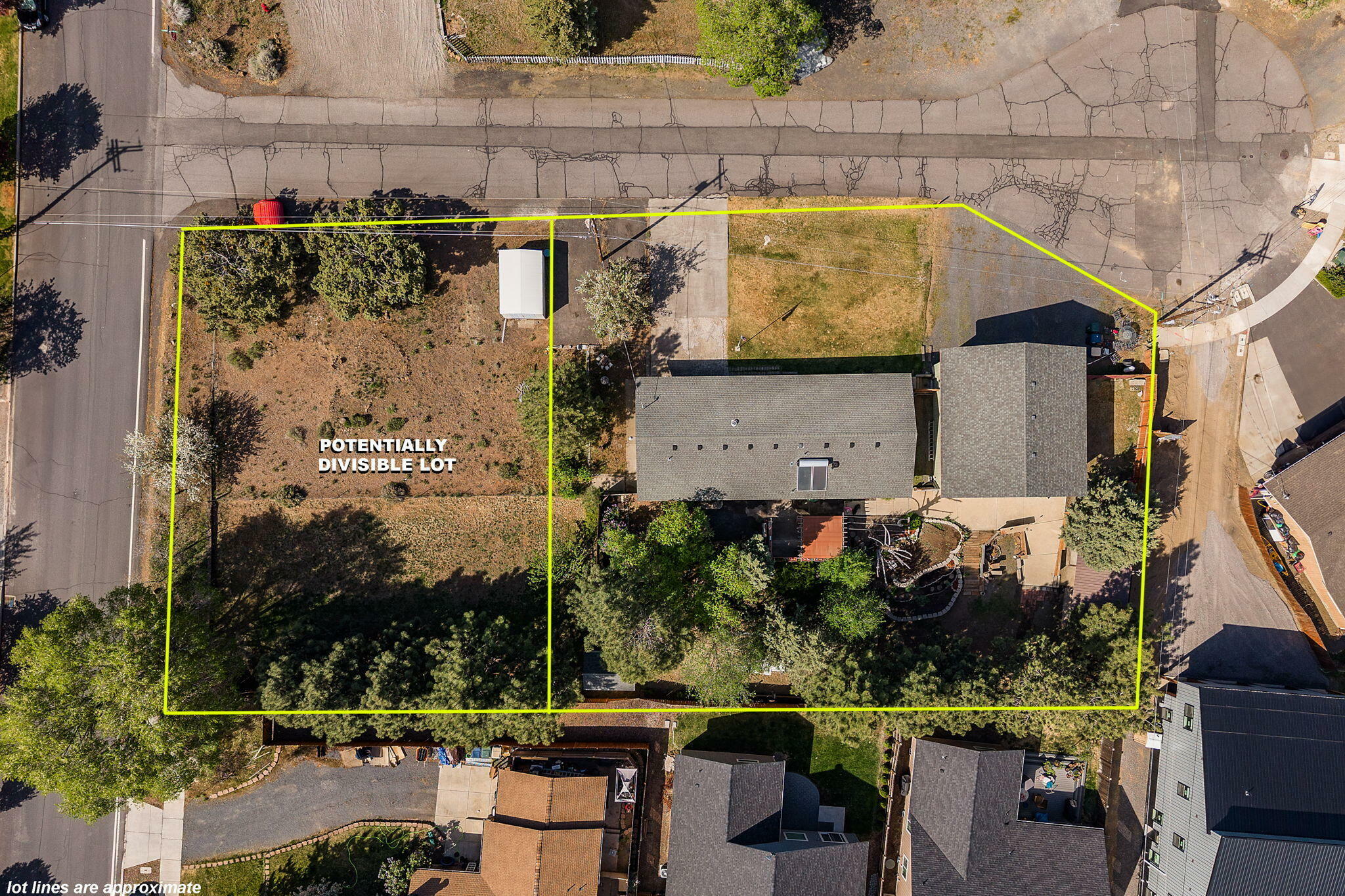 Property Photo: 20607 Independence Way OR 97701
