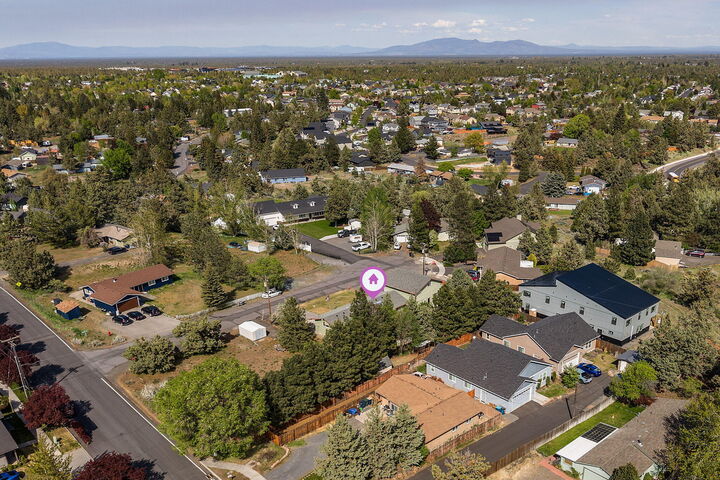 Property Photo:  20607 Independence Way  OR 97701 