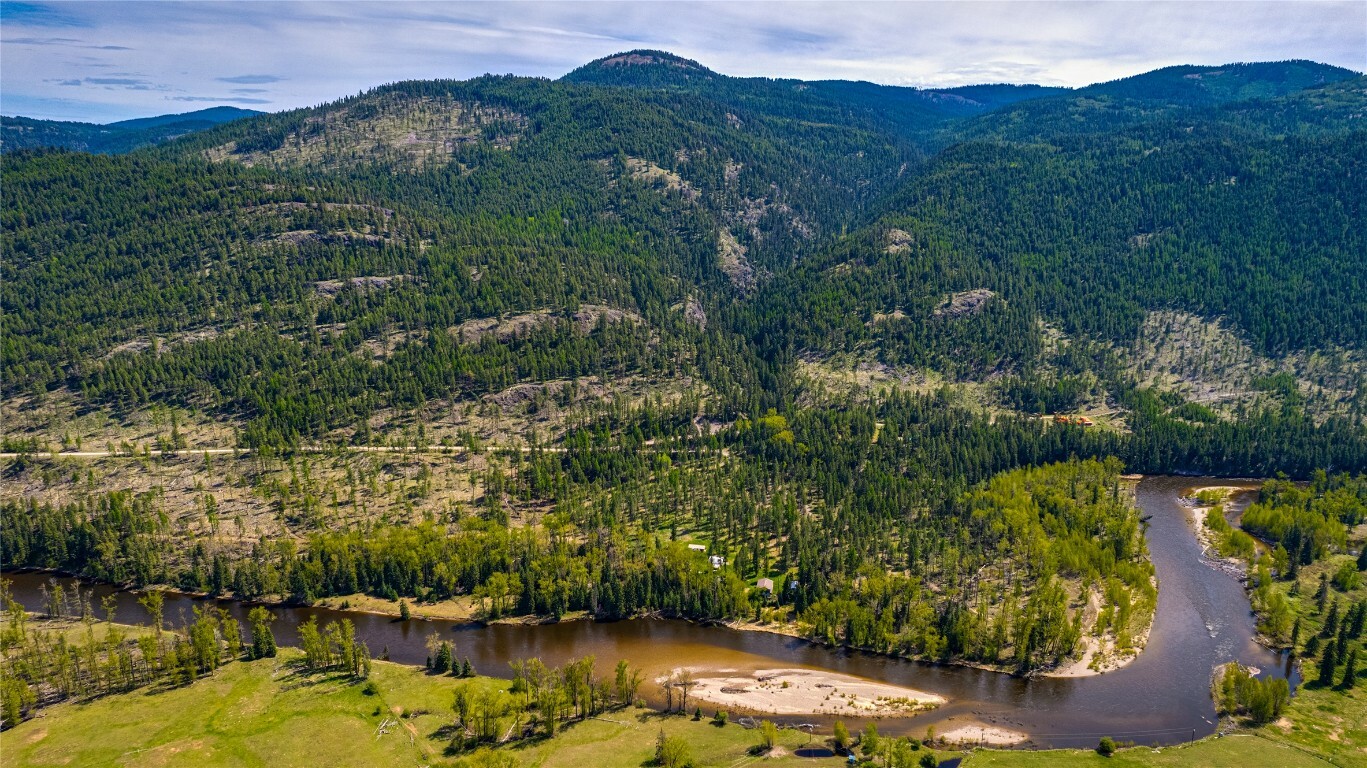Photo de la propriété: 3315 Fiva Creek Road S BC V0H 1Y0
