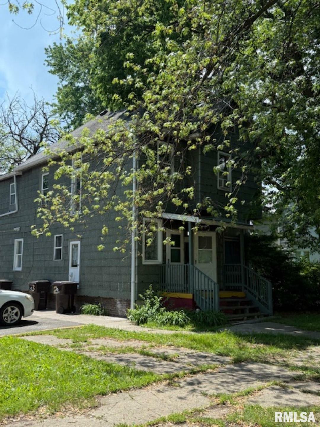 Property Photo: 1106 NE Jefferson Avenue IL 61603